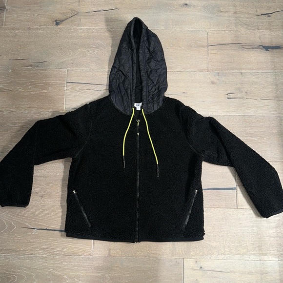 JoyLab Women’s Black Teddy Zip up fleece size medium like new - Picture 1 of 5